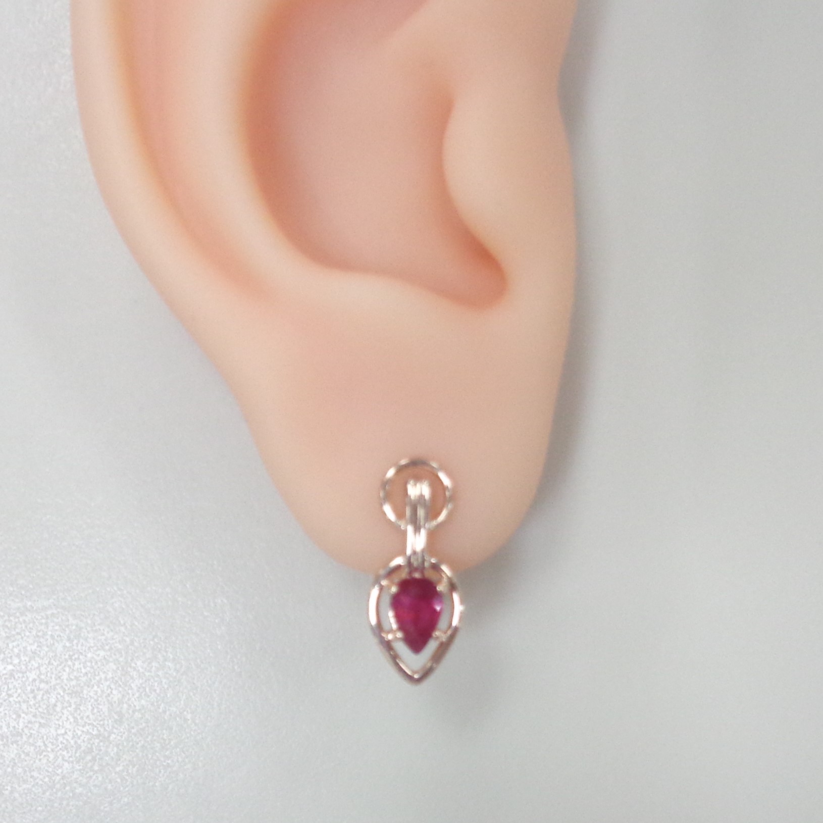 Серебряные серьги с рубинами